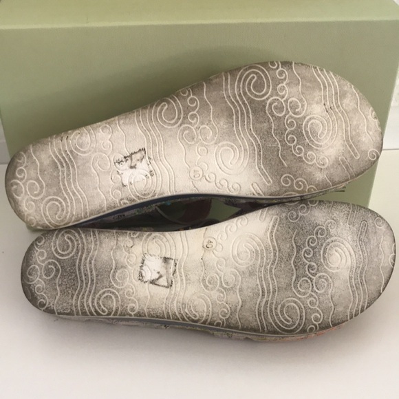 L'Artiste by Spring Step Multicolor Sandals - Picture 13 of 14